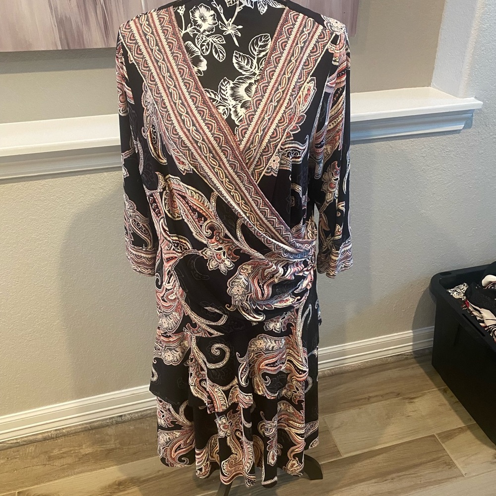Gorgeous faux wrap dress is pink paisley, super flattering!!
